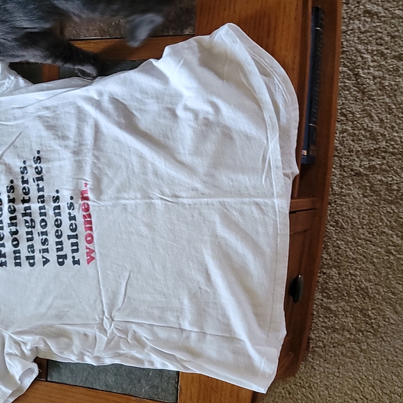 White Old Navy Everywear Women ❤ Tee - Picture 2 of 8